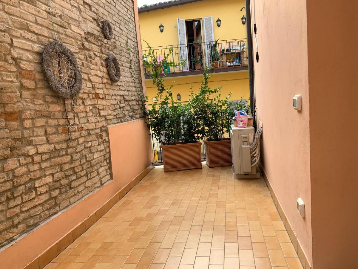 Elegante Appartamento In Centro A Cesena Zewnętrze zdjęcie